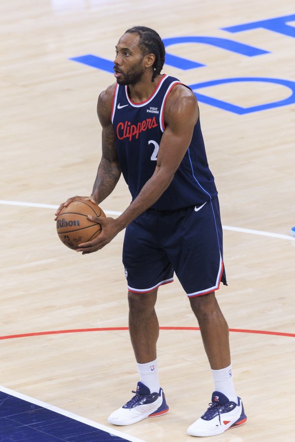 免费炒股配资 快船有无伦纳德战绩对比：有186胜111负 没有106胜119负